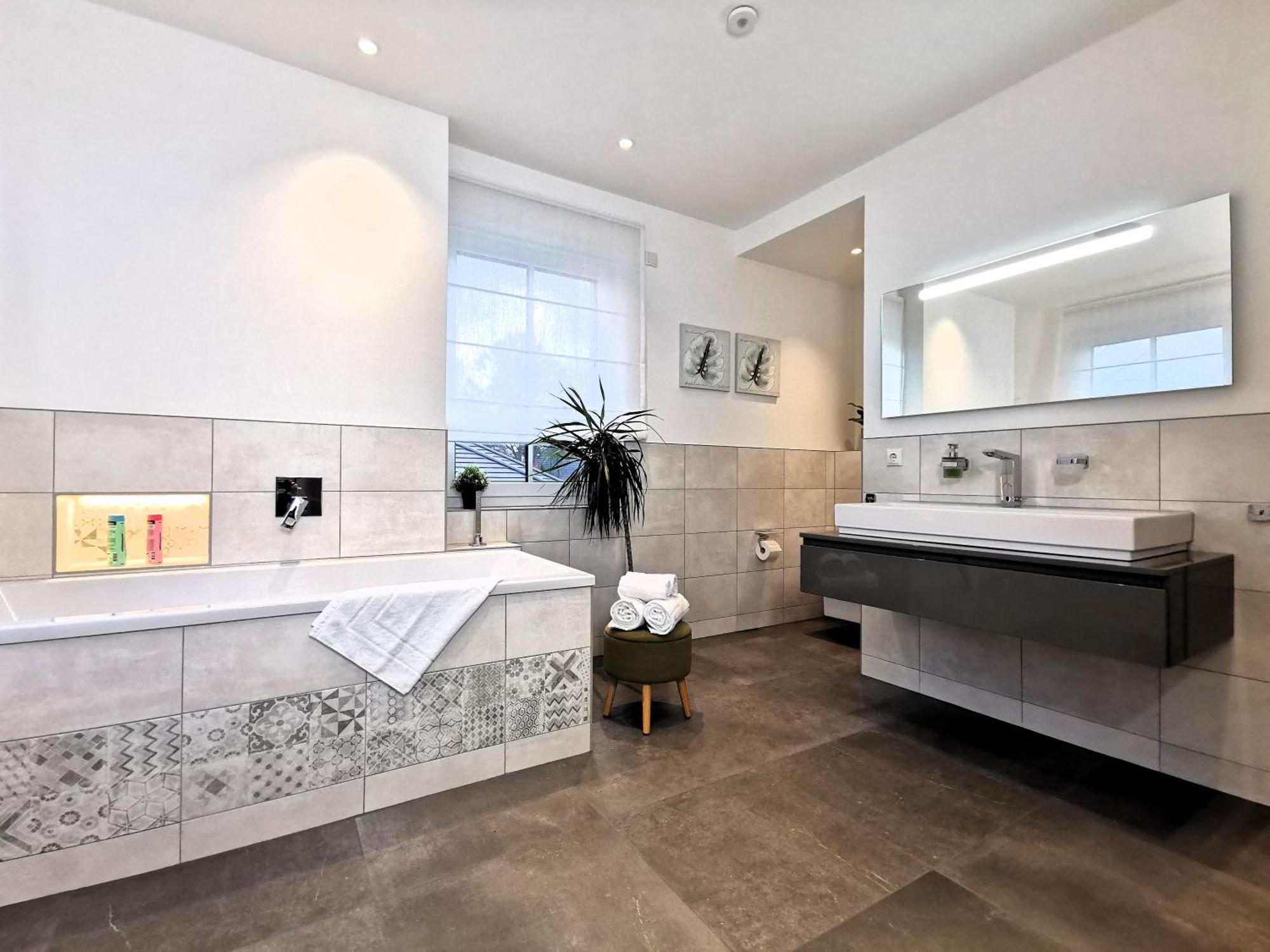 Bohnapartments Luxury Villa Berlin - 210Qm - Wintergarten - Kamin - 4 Kostenlose Parkplaetze - 6 Schlafzimmer - Neubau - Luxusausstattung Birkenwerder Exterior foto